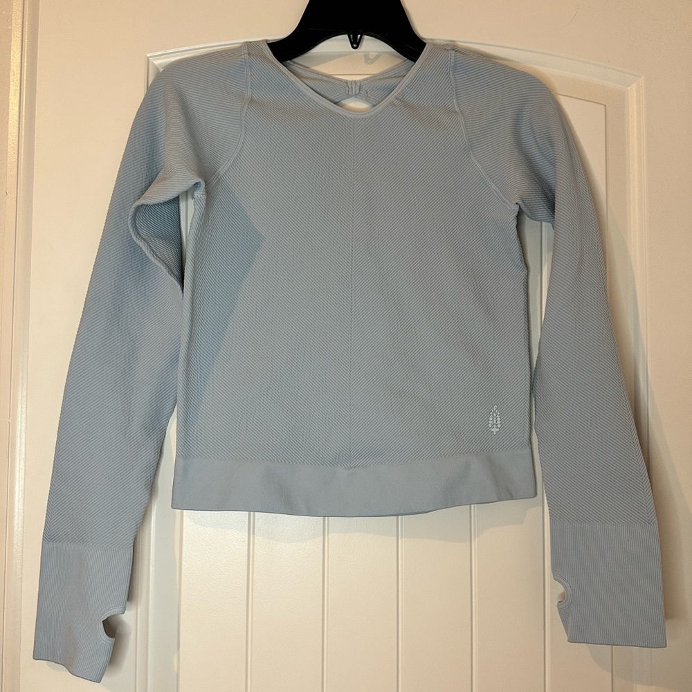 NWOT! FREE PEOPLE MOVEMENT TOP